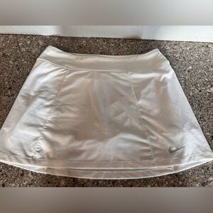 Ladies white medium golf skirt